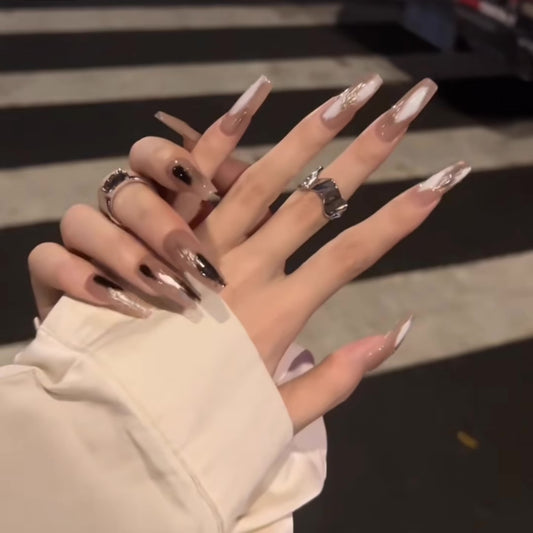 Black and White Graffiti Nails-Short