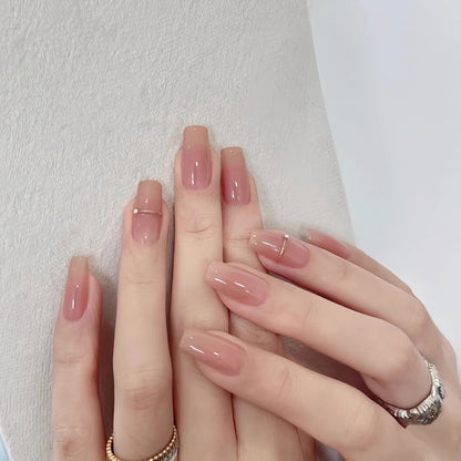 Minimal Chic Nails