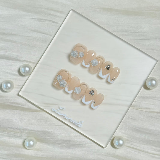 Chain Camellia Nails