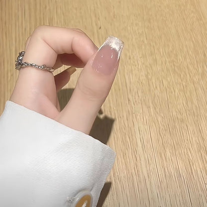 White Moonlight Cat Eye Nails